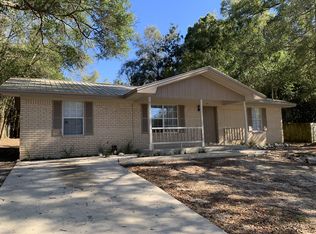 114 W Orange Ave, Defuniak Springs, FL 32435