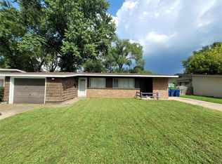 824 Loyola Dr, Florissant, MO 63031