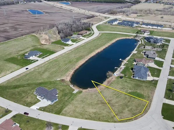 1063 Deer Run #46, Fond Du Lac, WI 54935
