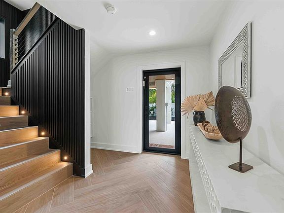 4th image of 5612 Guava St