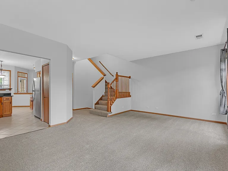 989 Sheridan Cir — Photo 8