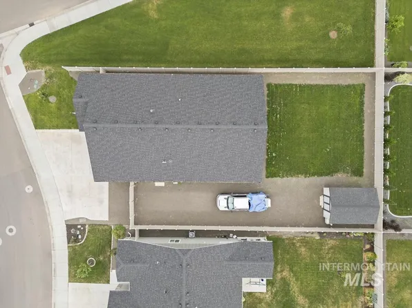 5790 E Lekeitio Village Dr, Nampa, ID 83687
