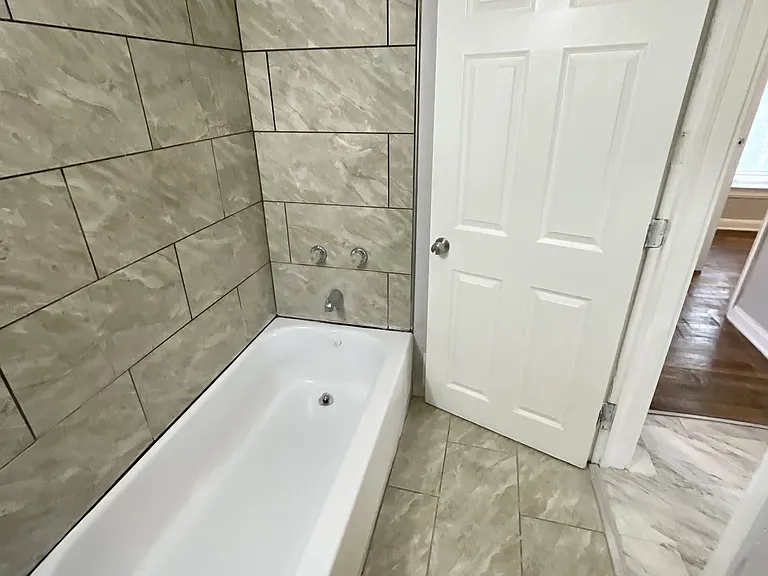 3921 Norledge Ave #1E — Photo 14