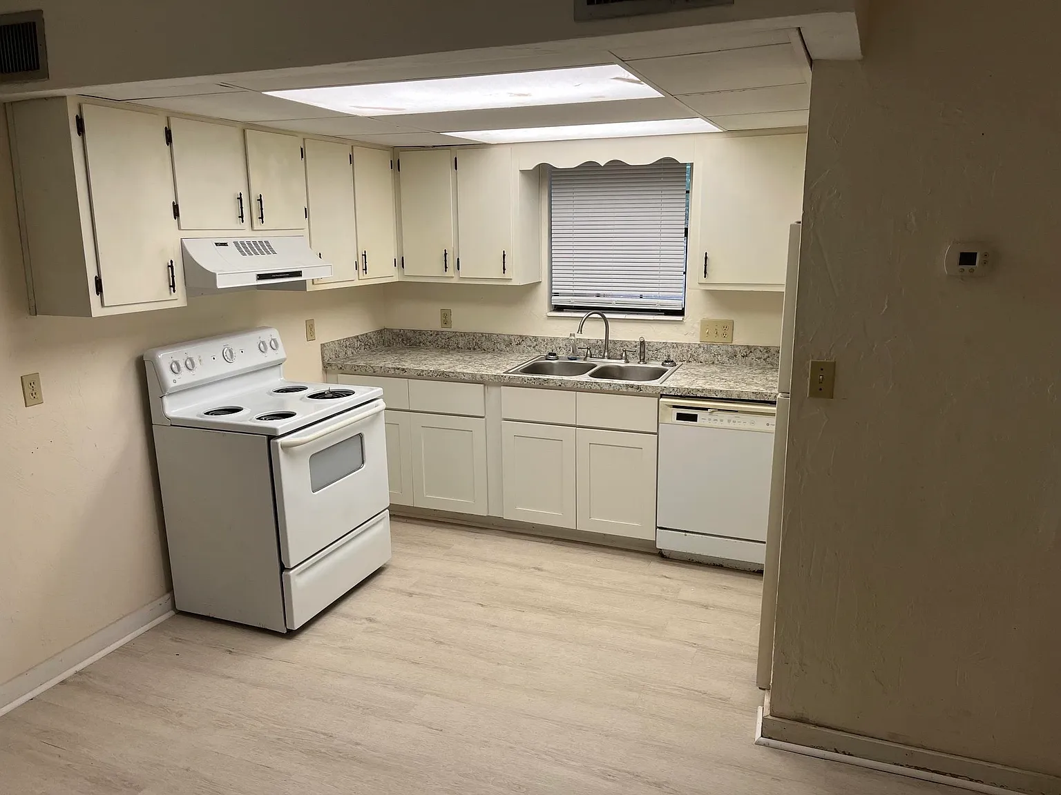 1 bed, 2256 sqft, $950 — Photo 3