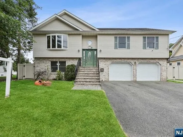 210 New Milford Ave, Dumont, NJ 07628