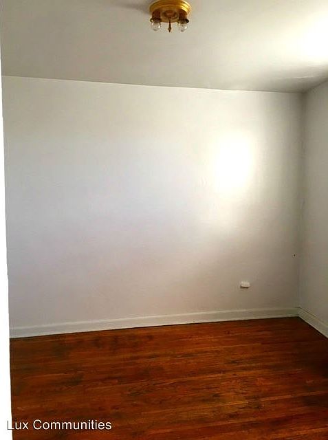 2nd image of 521 1/2 Roberts St N #114