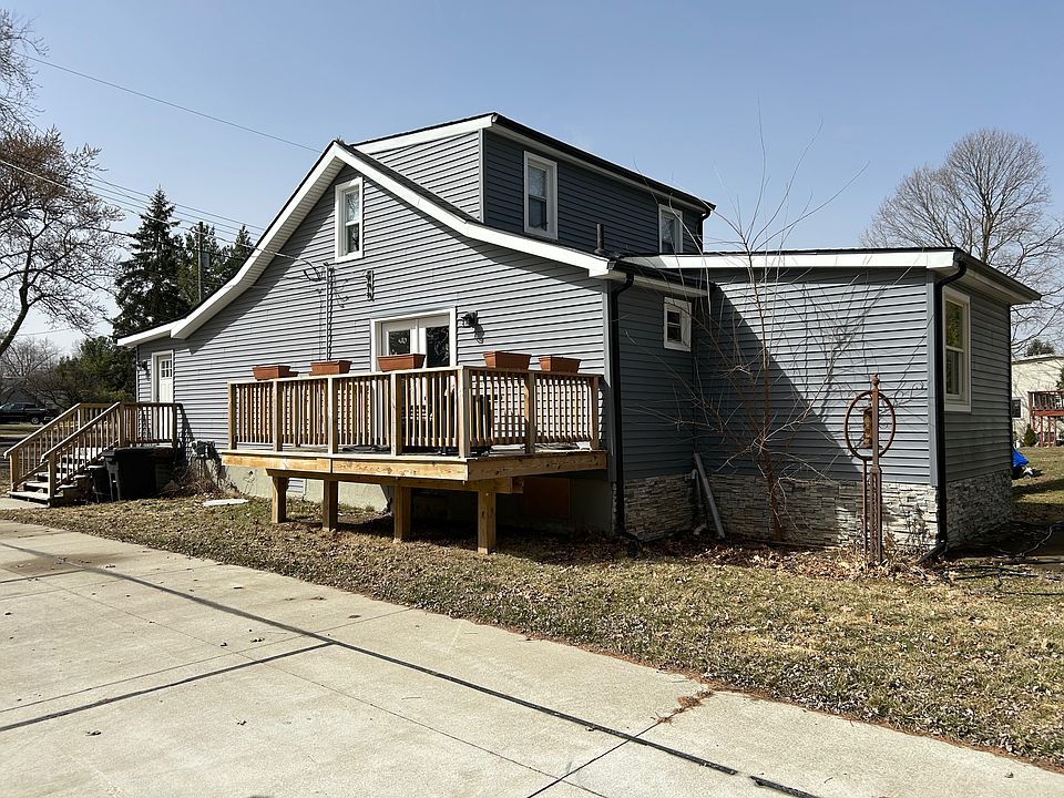 1st image of 3875 Hillcrest Dr
