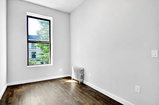 Rented by Weissman Equities | media 18