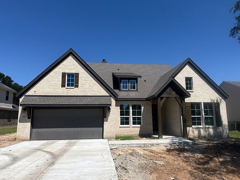 1st image of 404 Guadeloupe Ln