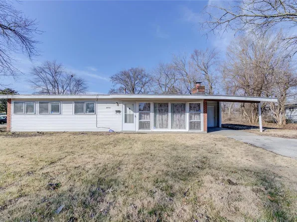 8561 Red Fir Dr, Saint Louis, MO 63134
