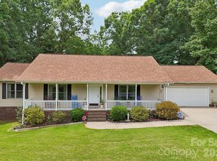 250 Rumple Hill Dr, Statesville, NC 28677