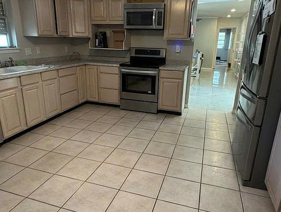 4th image of 55 Palo Alto Dr