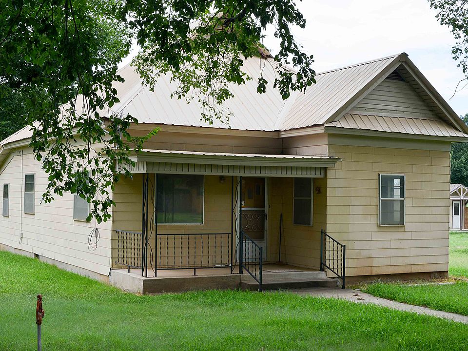 1st image of 209 N Grand Ave