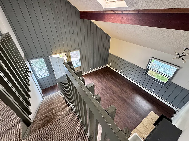 430 Capitol St — Photo 5