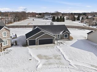 122 Sunset Dr, Avilla, IN