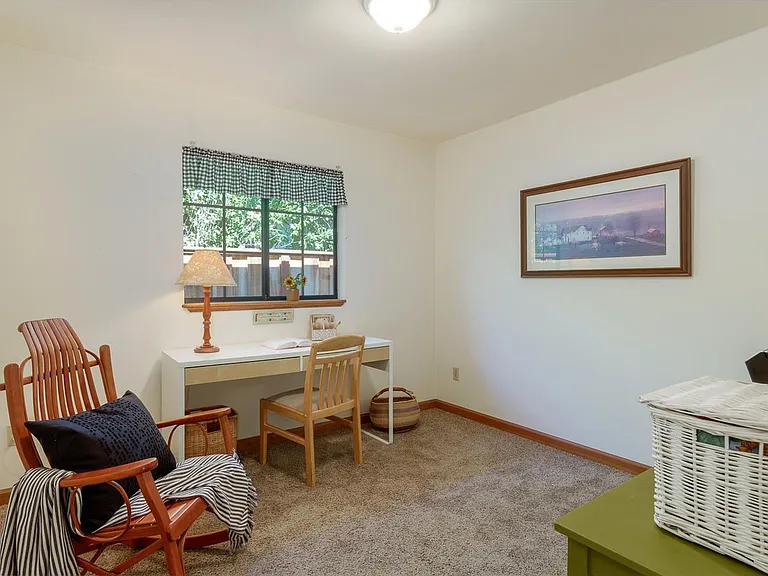 228 Oregon St — Photo 17