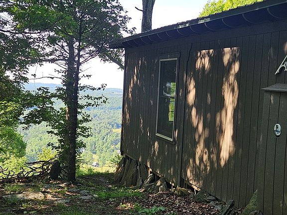 5th image of 257 Huckleberry Trl SW