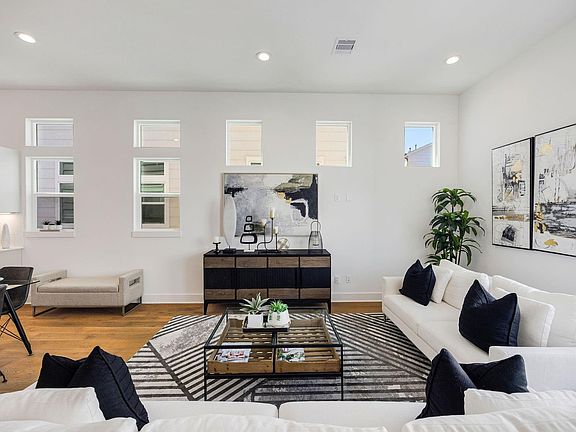 4th image of 303 Marcella St #F