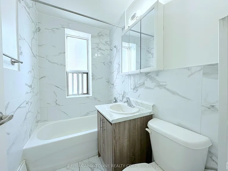 276 Saint Clair Ave W #304 — Photo 8