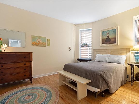 5th image of 3901 Botanical Ave #3