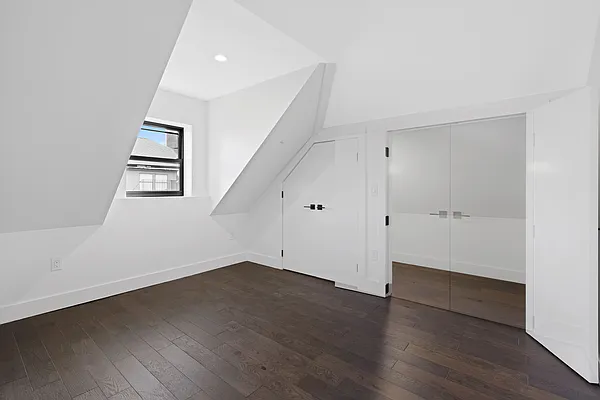 Rented by Compass | media 9