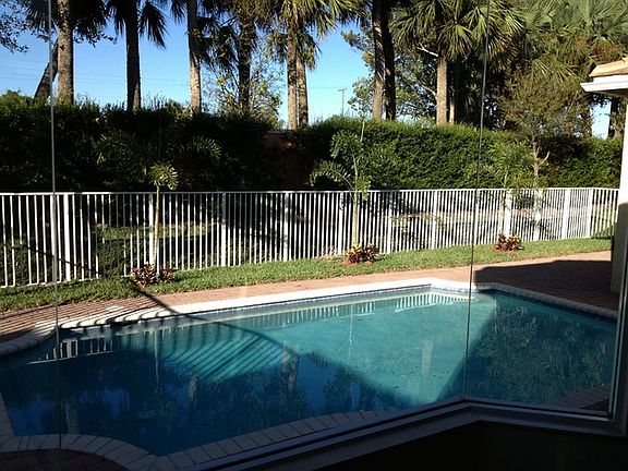 3rd image of 8477 Butler Greenwood Dr