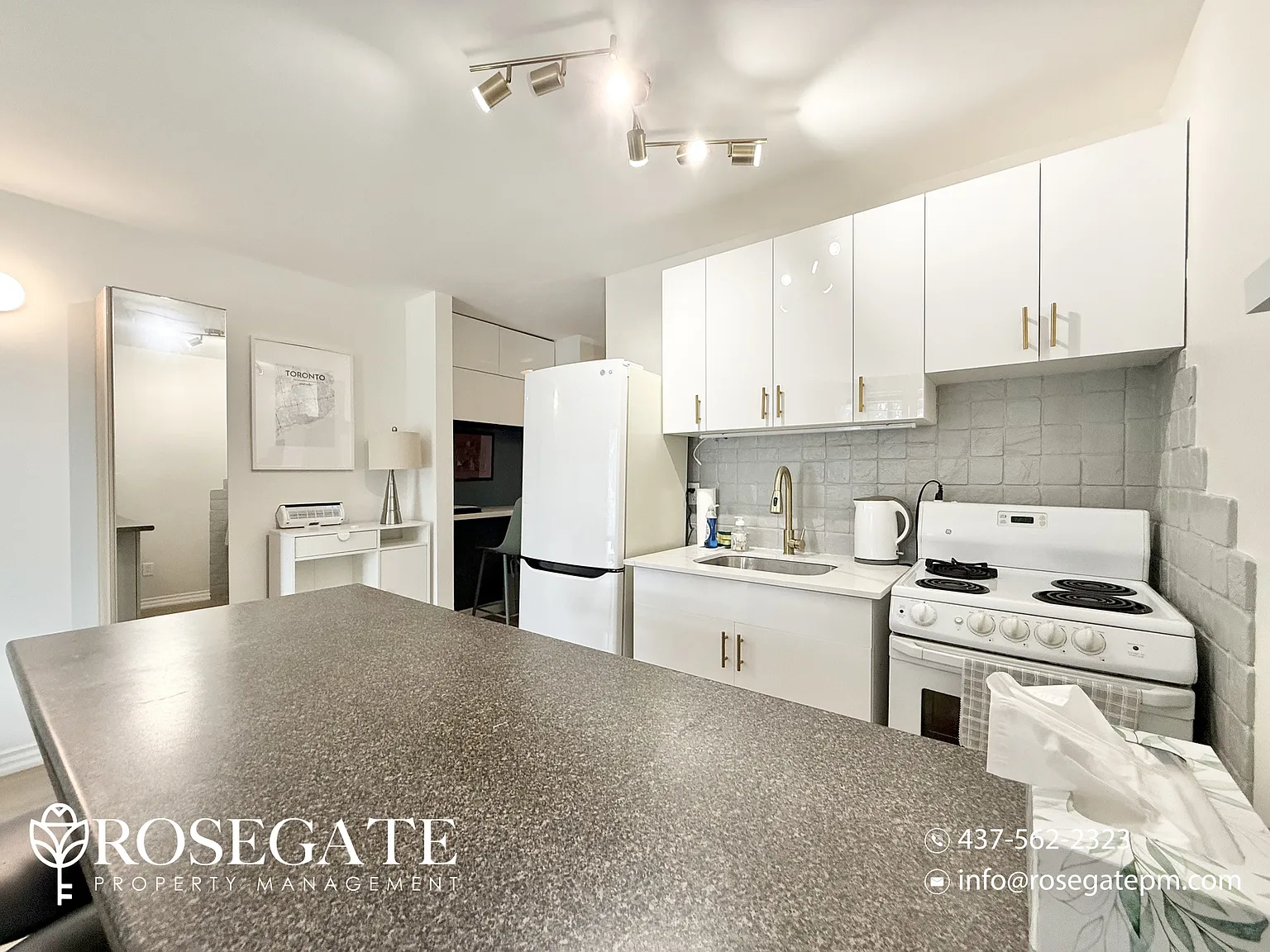 123 Woodbine Avenue Toronto — Photo 4
