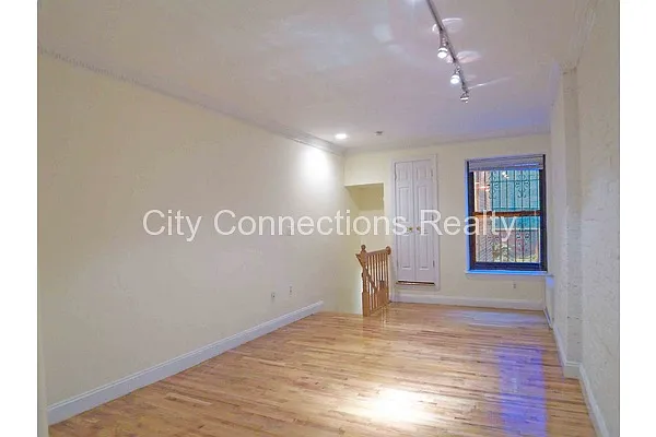 Rented by City Connections Realty | media 30