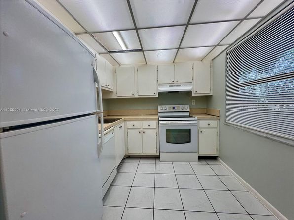3101 NW 47th Ter APT 228