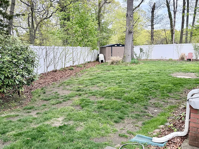 Syosset Rd — Photo 12
