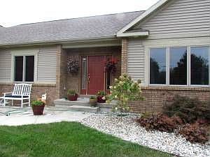 1st image of 6141 Rogue Ln NE