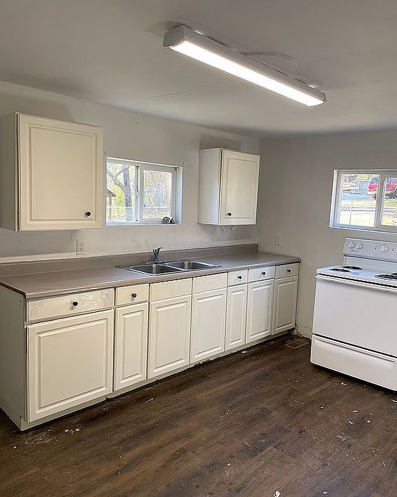Kitchen - eat in