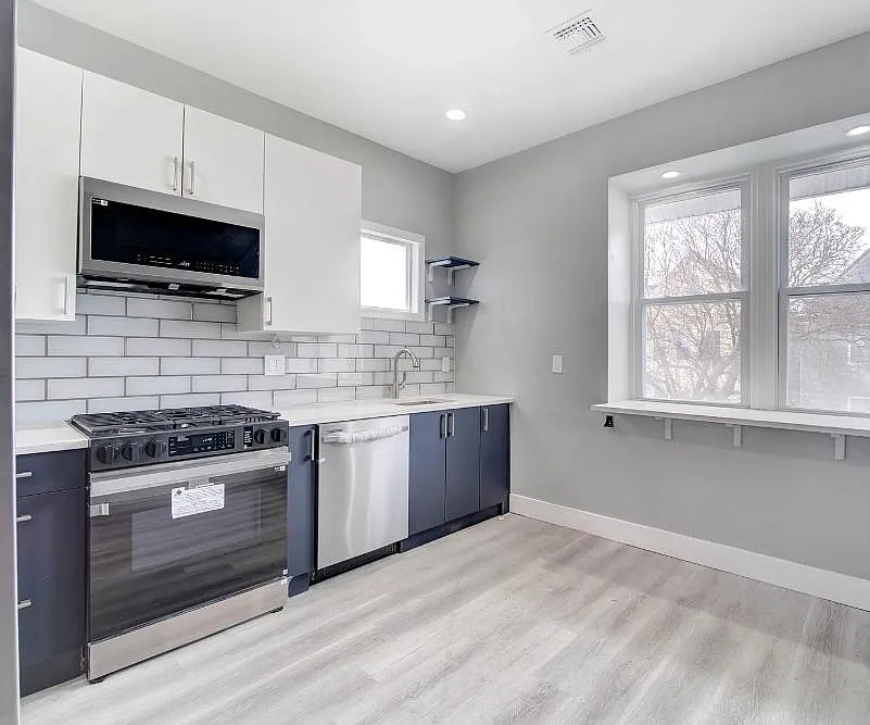 3 bed, 2.0 bath, $2,750 — Photo 3