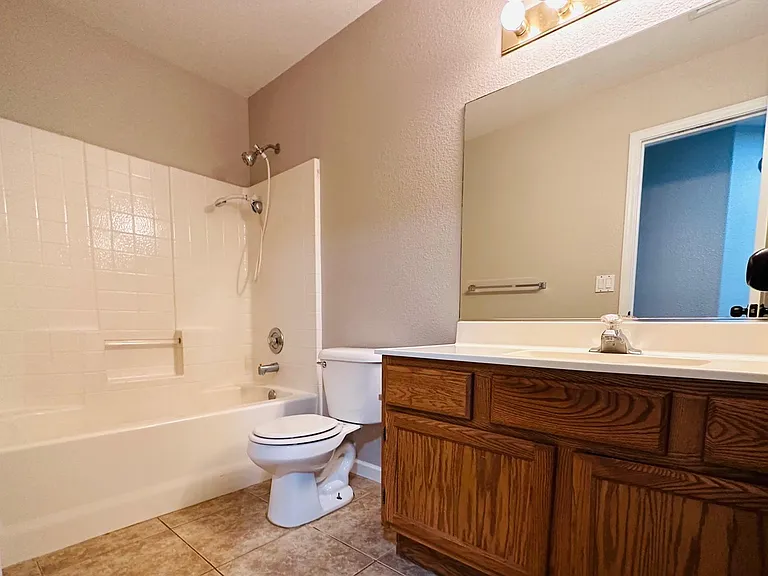 3750 E Potter Ave — Photo 9