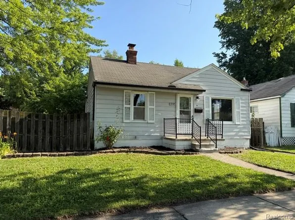 19405 Meier St, Roseville, MI 48066