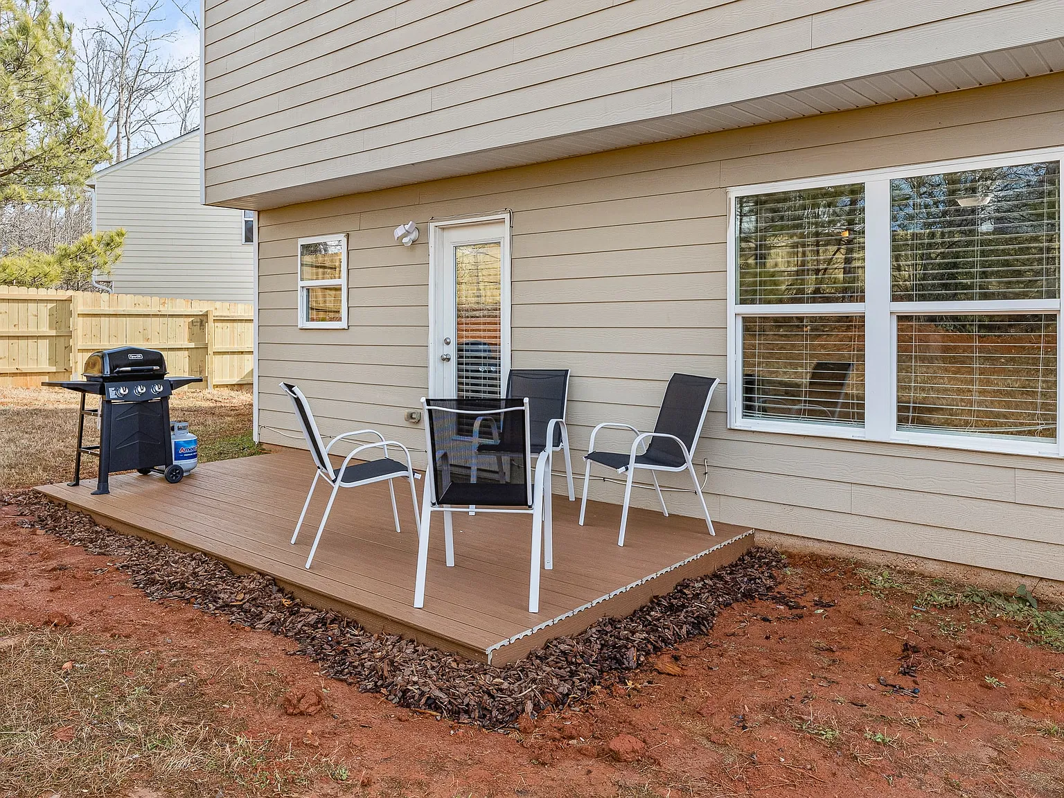 4 bed, 2.5 bath, 1677 sqft, $5,500 — Photo 4