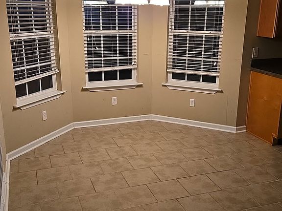 3rd image of 318 Laurel Woods Dr