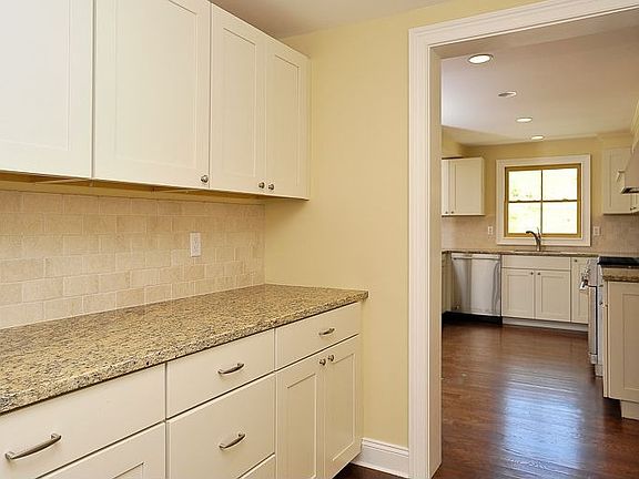 Butler's Pantry towards kitchen