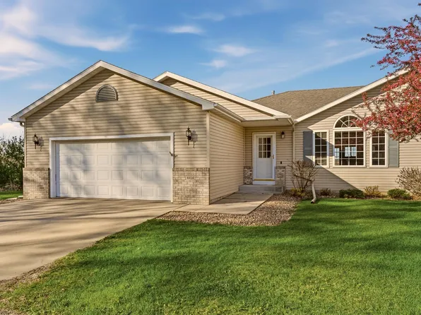 4414 Meadow Lakes Dr NW, Rochester, MN 55901