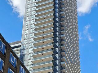 38 Widmer St #601, Toronto, ON M5V 1X1