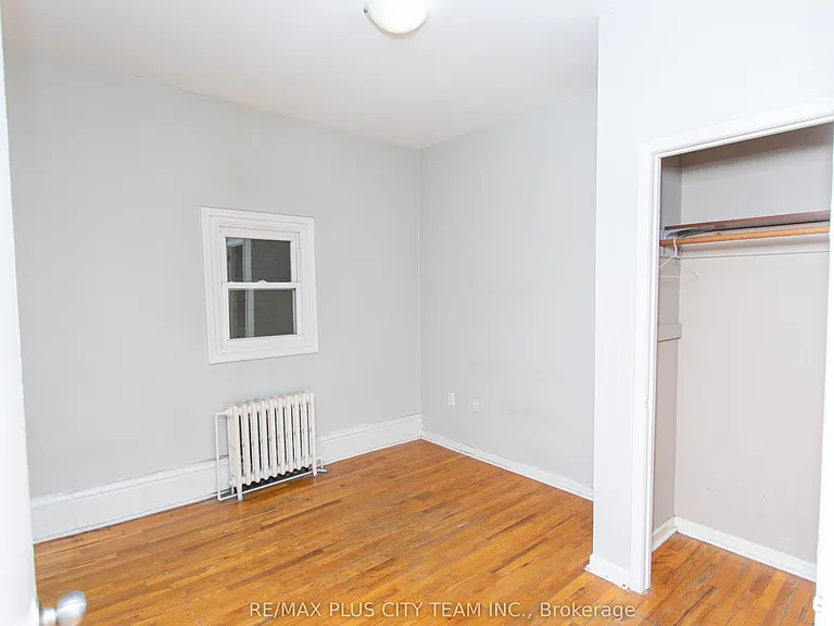 682 Bathurst St #2 — Photo 9