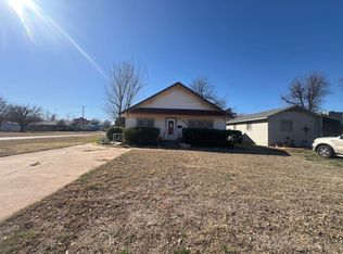 403 N Navajoe St, Altus, OK 73521