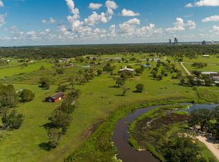 911 Brazos River Rd, Freeport, TX 77541