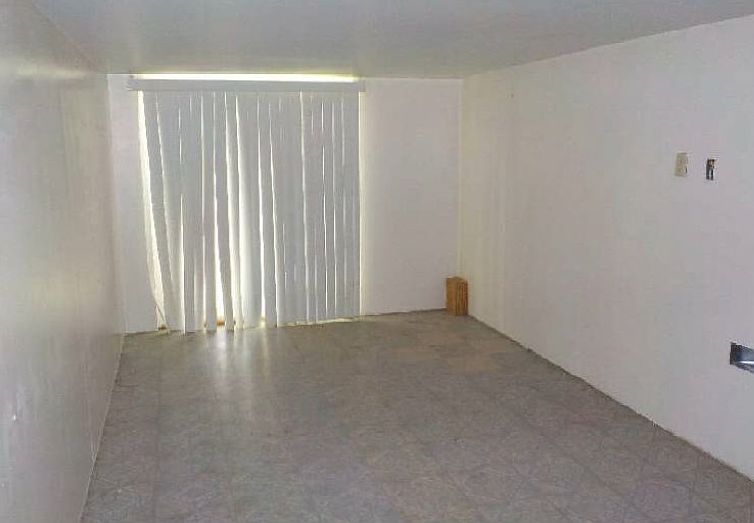 2nd image of 203 E Walnut St