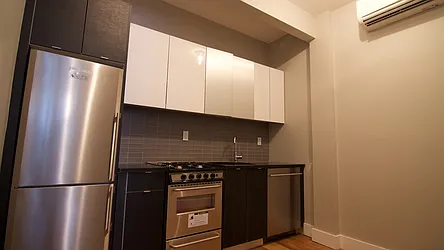 Rented by Space Link Realty