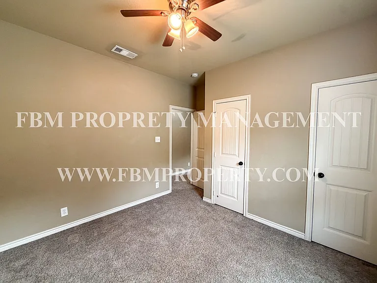 472 Pecan Hollow St — Photo 15
