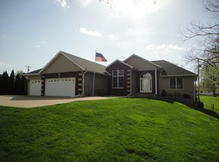 1800 E 4th St #A, Coal Valley, IL