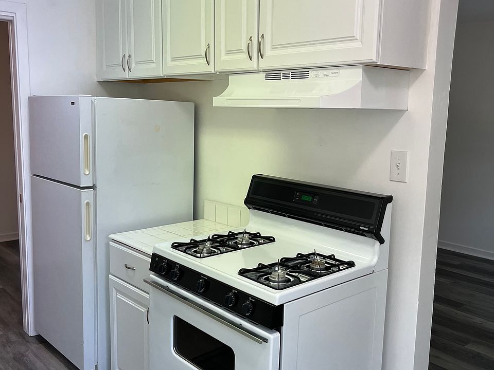 1st image of 162 Church St Unit 1