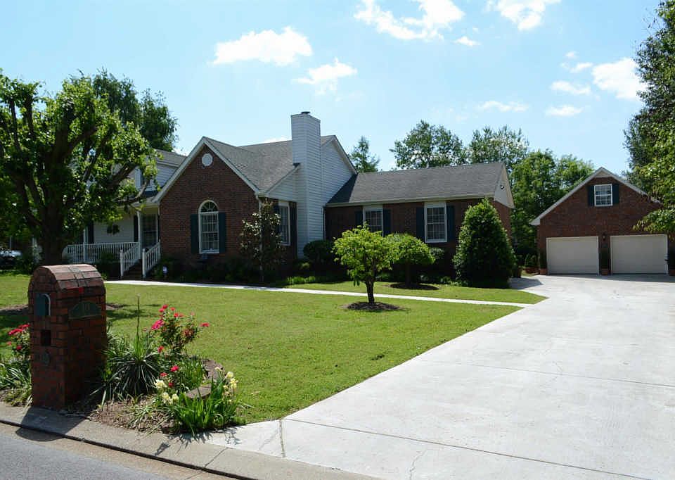 1st image of 415 Peacock Ave