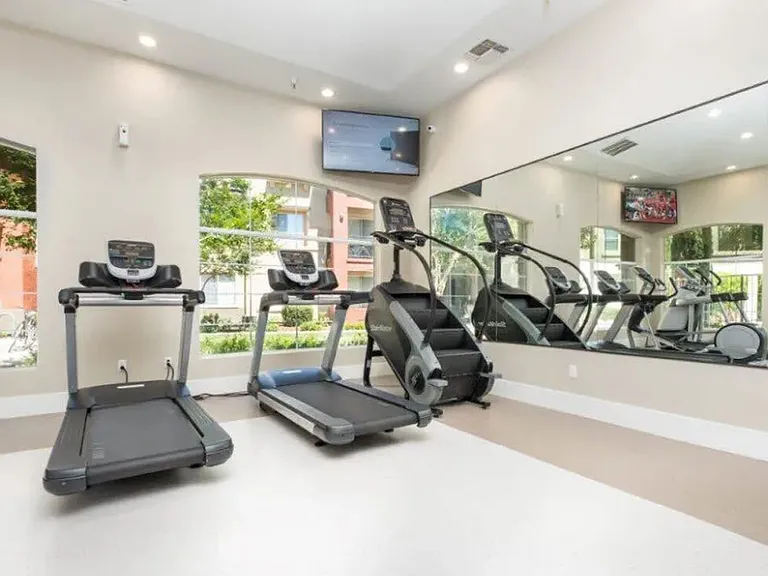 Villagio Luxury Apartments — Photo 26